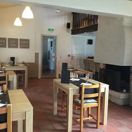Restaurant Du Causse فندق سانت سيرك لابوبي